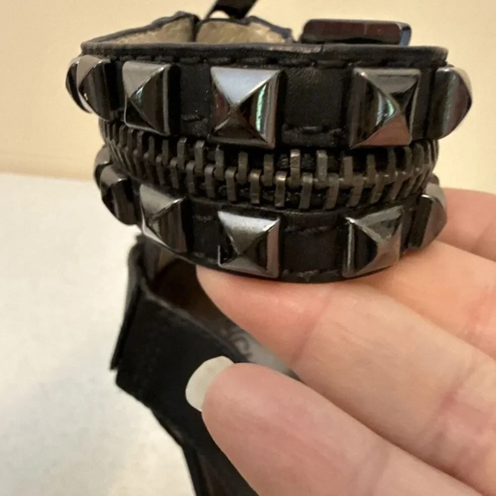 MICHAEL Michael Kors Rock N Roll Black Studded Stiletto Heels Size 8 M JL307